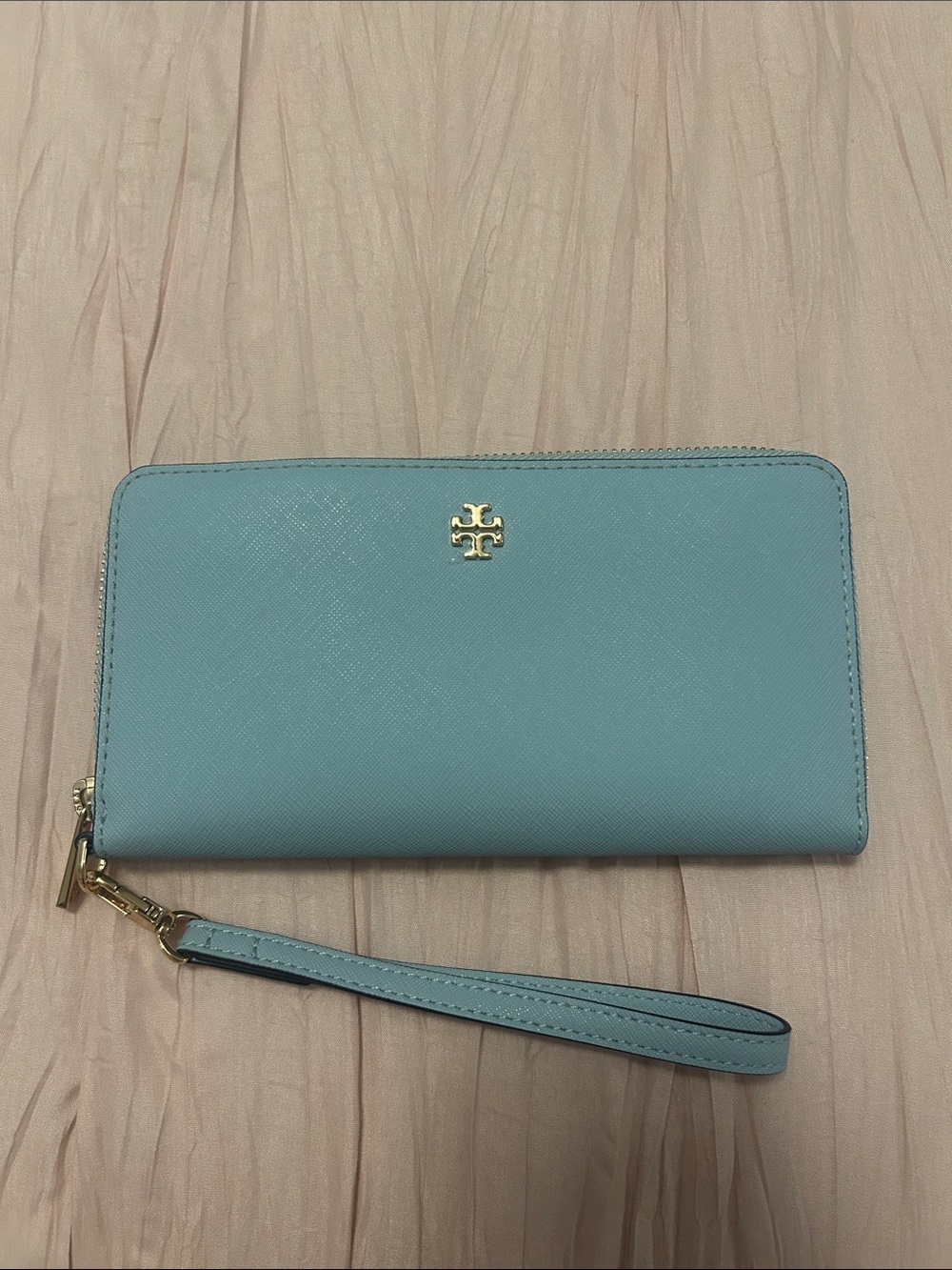 Tory Burch Aqua Blue Zip-Around Leather Wristlet Wallet with Gold Logo.